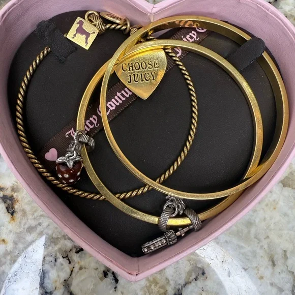 Vintage 5ct set Juicy Couture Gold and Silver Bracelet SetLike New Condition - Picture 3 of 4